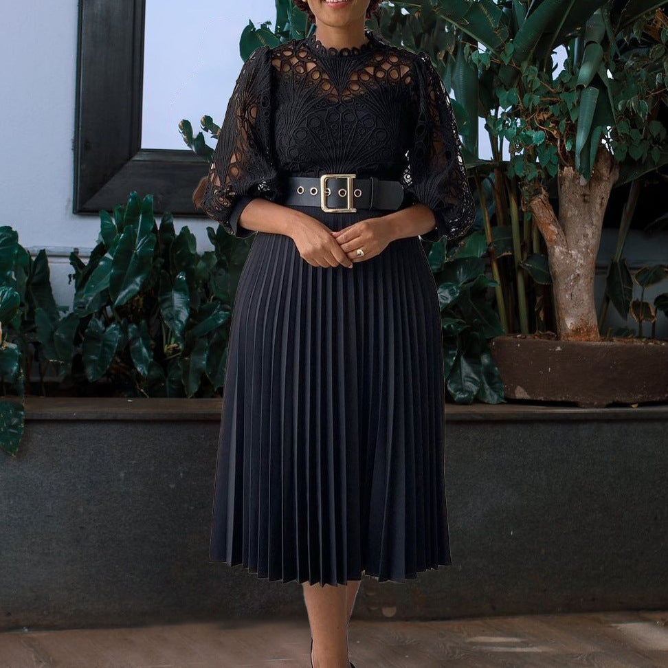 Vestido Midi Plissado e Mangas de Renda Toda Musa